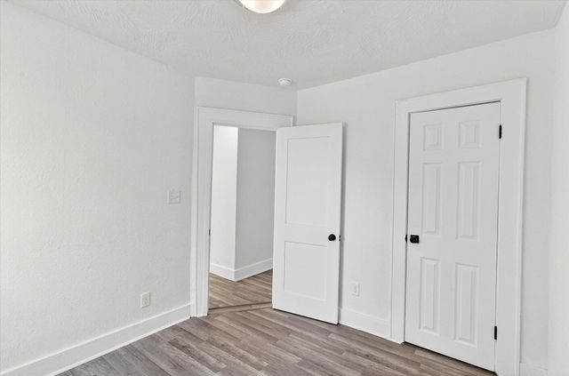 2342 N Lyon Avenue, Springfield, MO 65803