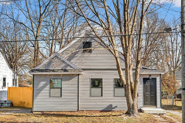 2342 N Lyon Avenue, Springfield, MO 65803