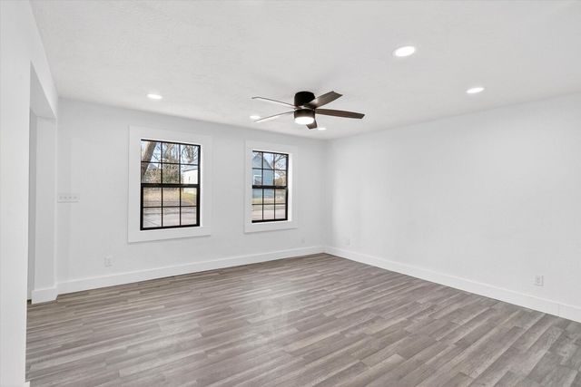 2342 N Lyon Avenue, Springfield, MO 65803