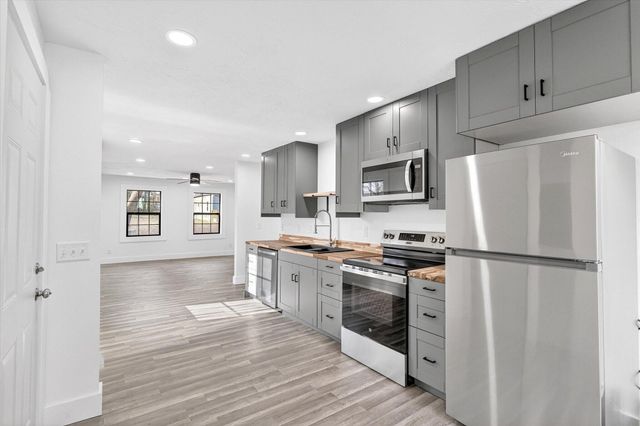 2342 N Lyon Avenue, Springfield, MO 65803