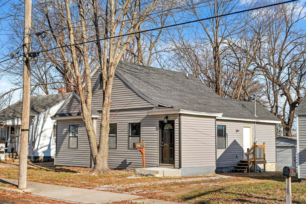 2342 N Lyon Avenue, Springfield, MO 65803