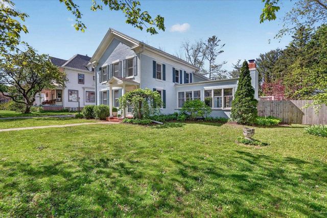 250 W Main Street, Evansville, WI 53536