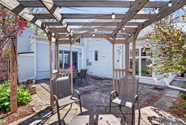 250 W Main Street, Evansville, WI 53536