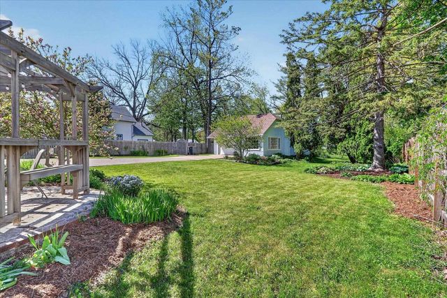 250 W Main Street, Evansville, WI 53536