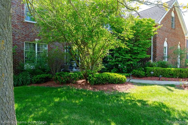 24374 Terra Del Mar Drive, Novi, MI 48374
