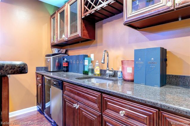 24374 Terra Del Mar Drive, Novi, MI 48374