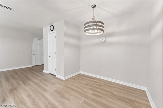 4941 River Glen Drive 10, Las Vegas, NV 89103
