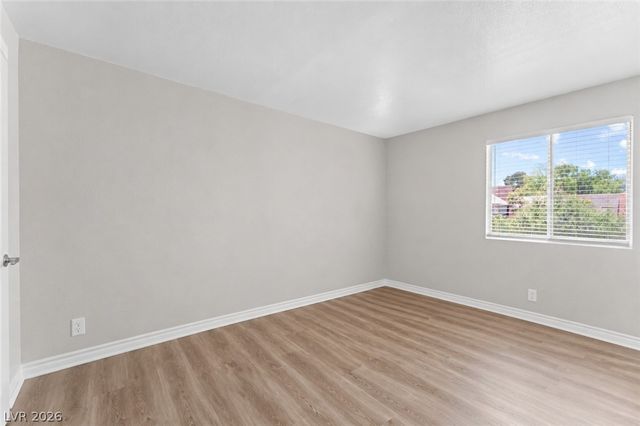 4941 River Glen Drive 10, Las Vegas, NV 89103