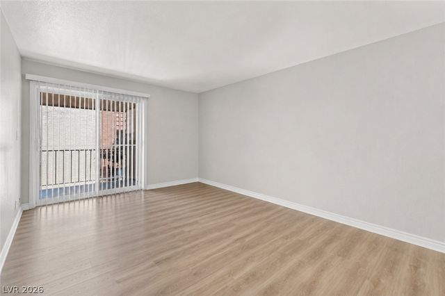 4941 River Glen Drive 10, Las Vegas, NV 89103