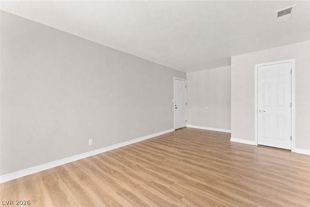 4941 River Glen Drive 10, Las Vegas, NV 89103