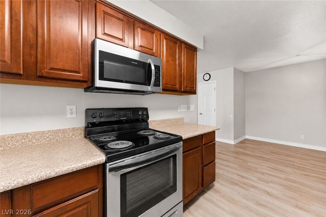 4941 River Glen Drive 10, Las Vegas, NV 89103
