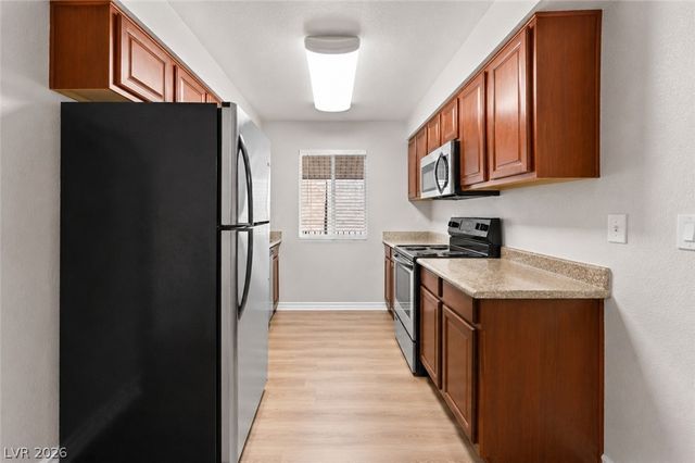 4941 River Glen Drive 10, Las Vegas, NV 89103