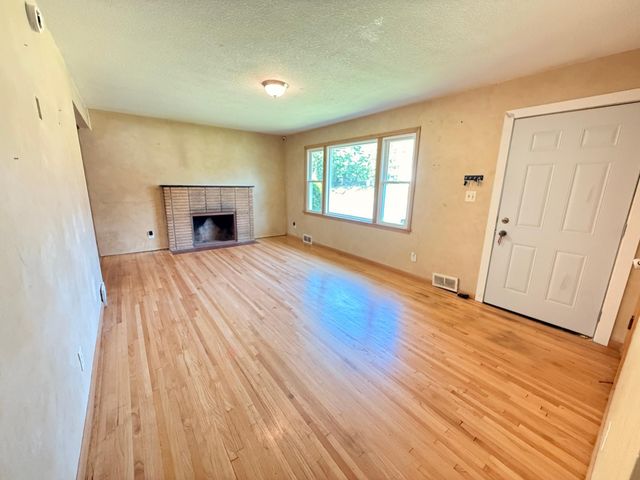 2022 Hyacinth Avenue E, Saint Paul, MN 55119
