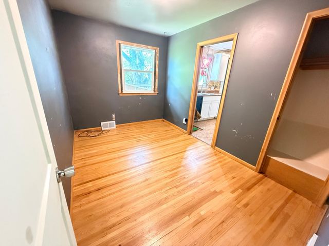 2022 Hyacinth Avenue E, Saint Paul, MN 55119