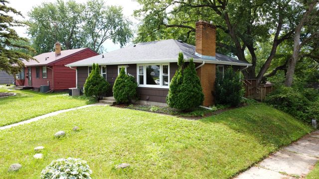 2022 Hyacinth Avenue E, Saint Paul, MN 55119