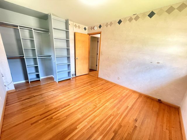 2022 Hyacinth Avenue E, Saint Paul, MN 55119