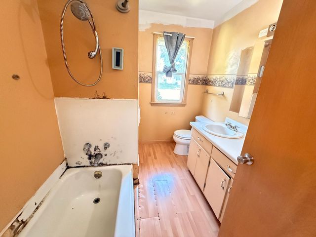 2022 Hyacinth Avenue E, Saint Paul, MN 55119