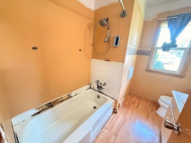 2022 Hyacinth Avenue E, Saint Paul, MN 55119