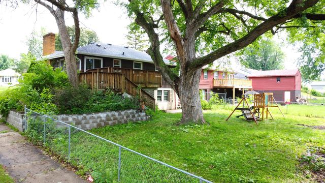 2022 Hyacinth Avenue E, Saint Paul, MN 55119