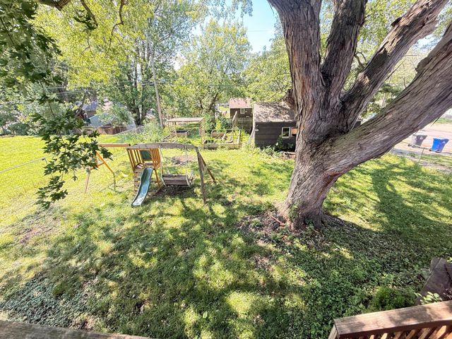 2022 Hyacinth Avenue E, Saint Paul, MN 55119