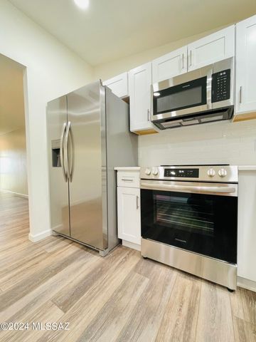 6821 N Quartzite Canyon Place, Tucson, AZ 85718