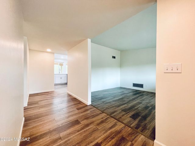 6821 N Quartzite Canyon Place, Tucson, AZ 85718