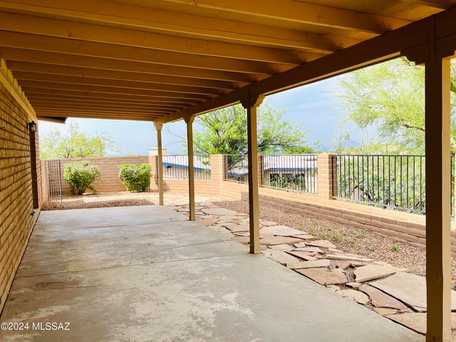 6821 N Quartzite Canyon Place, Tucson, AZ 85718