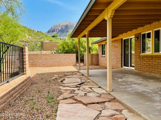 6821 N Quartzite Canyon Place, Tucson, AZ 85718