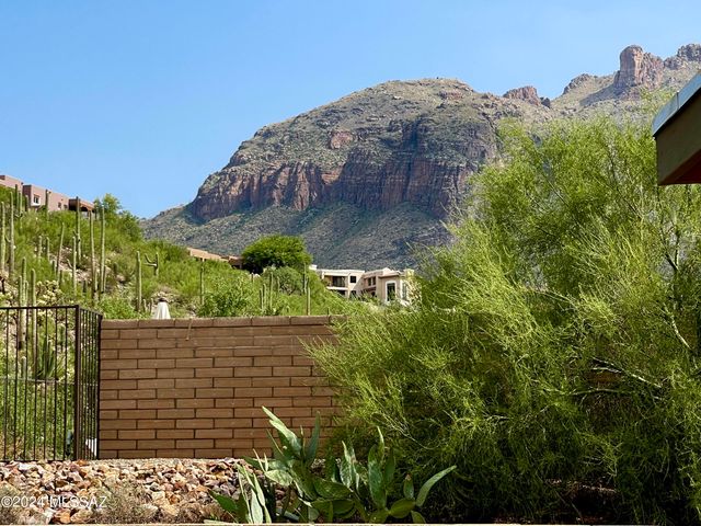 6821 N Quartzite Canyon Place, Tucson, AZ 85718
