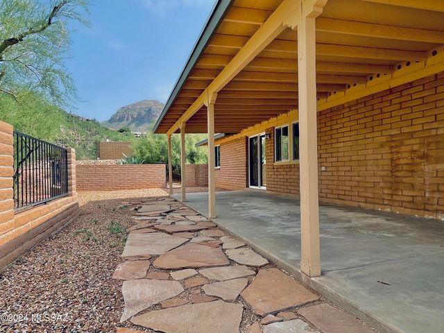 6821 N Quartzite Canyon Place, Tucson, AZ 85718
