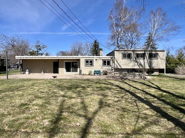 2115 Greenwood ROAD, Glendale, WI 53209