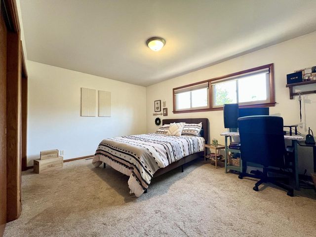 2115 Greenwood ROAD, Glendale, WI 53209