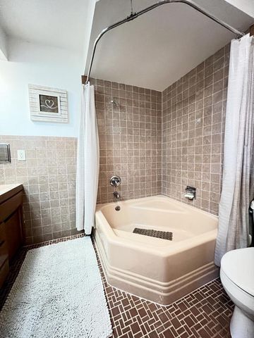 2115 Greenwood ROAD, Glendale, WI 53209