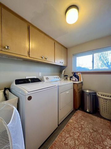 2115 Greenwood ROAD, Glendale, WI 53209