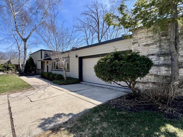 2115 Greenwood ROAD, Glendale, WI 53209