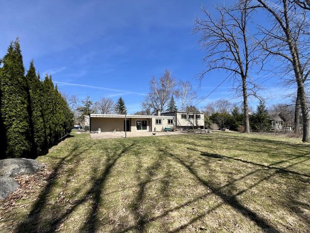 2115 Greenwood ROAD, Glendale, WI 53209