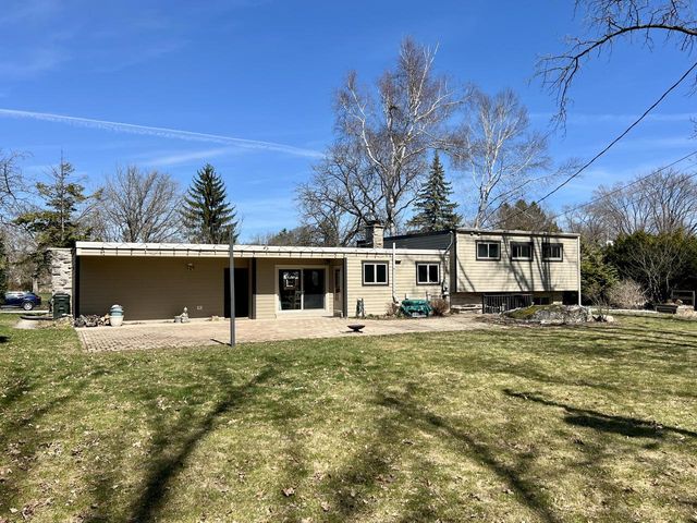 2115 Greenwood ROAD, Glendale, WI 53209