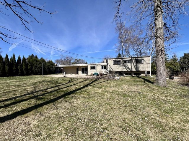 2115 Greenwood ROAD, Glendale, WI 53209