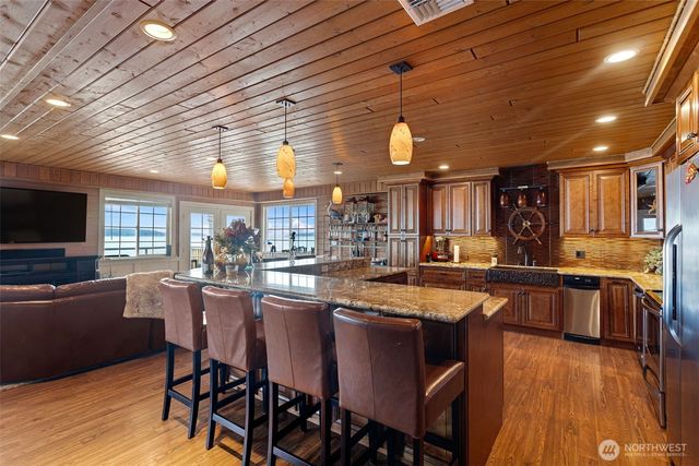 8116 Naketa Beach Walk, Mukilteo, WA 98275