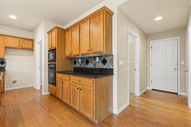 1740 Hiawatha Dr, Roseville, CA 95747