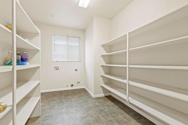 1740 Hiawatha Dr, Roseville, CA 95747