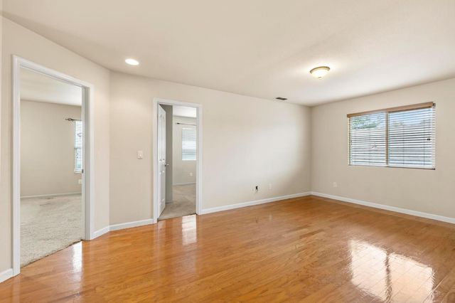 1740 Hiawatha Dr, Roseville, CA 95747