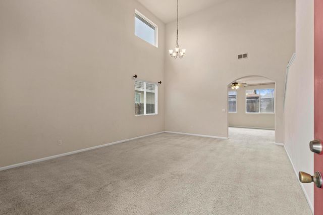 1740 Hiawatha Dr, Roseville, CA 95747