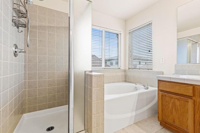 1740 Hiawatha Dr, Roseville, CA 95747