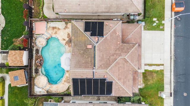 1740 Hiawatha Dr, Roseville, CA 95747