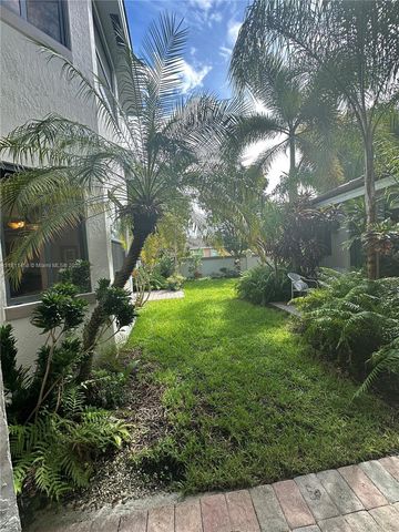 8205 SW 171st Ter, Palmetto Bay, FL 33157