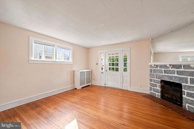 200 W PLUMSTEAD AVE, Lansdowne, PA 19050