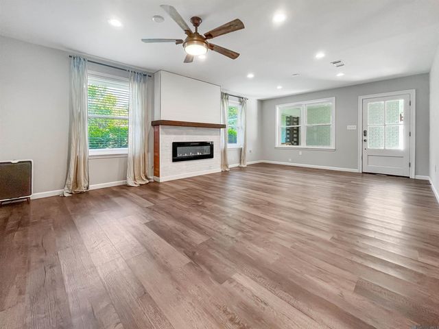 723 Poplar St, Denham Springs, LA 70726