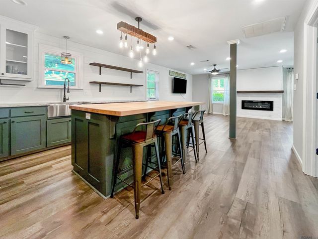 723 Poplar St, Denham Springs, LA 70726