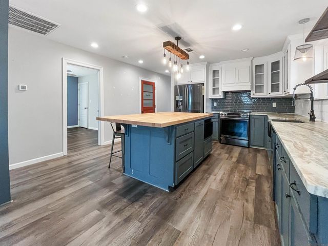 723 Poplar St, Denham Springs, LA 70726